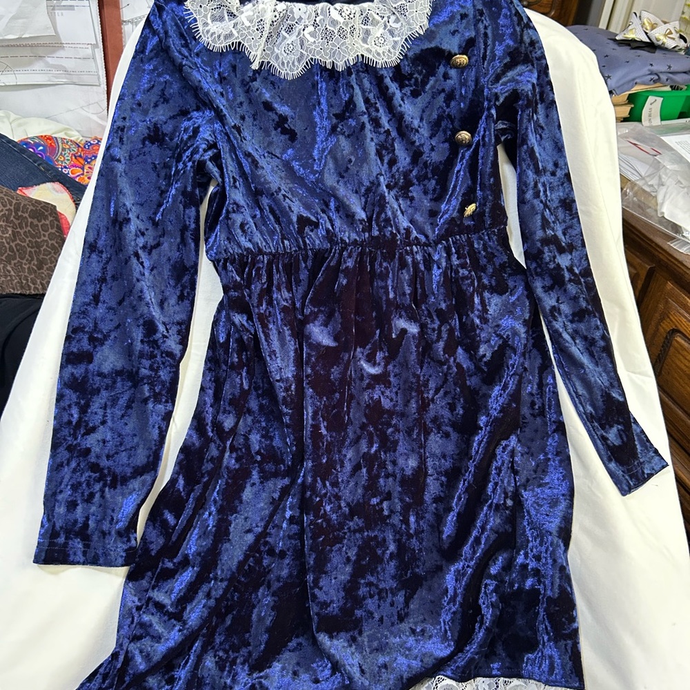 SHEIN Blue Velvet Kids Dress with Lace Collar